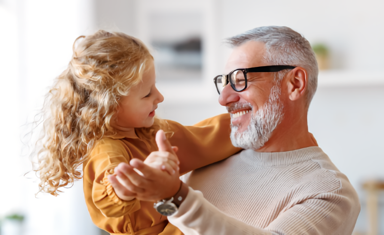 Afbeelding man met kleindochter