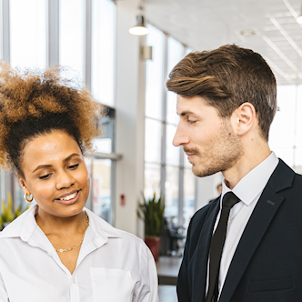Afbeelding brutoloonregeling 2 personen op kantoor